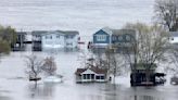 Mississippi River flooding prompts evacuations, sandbagging