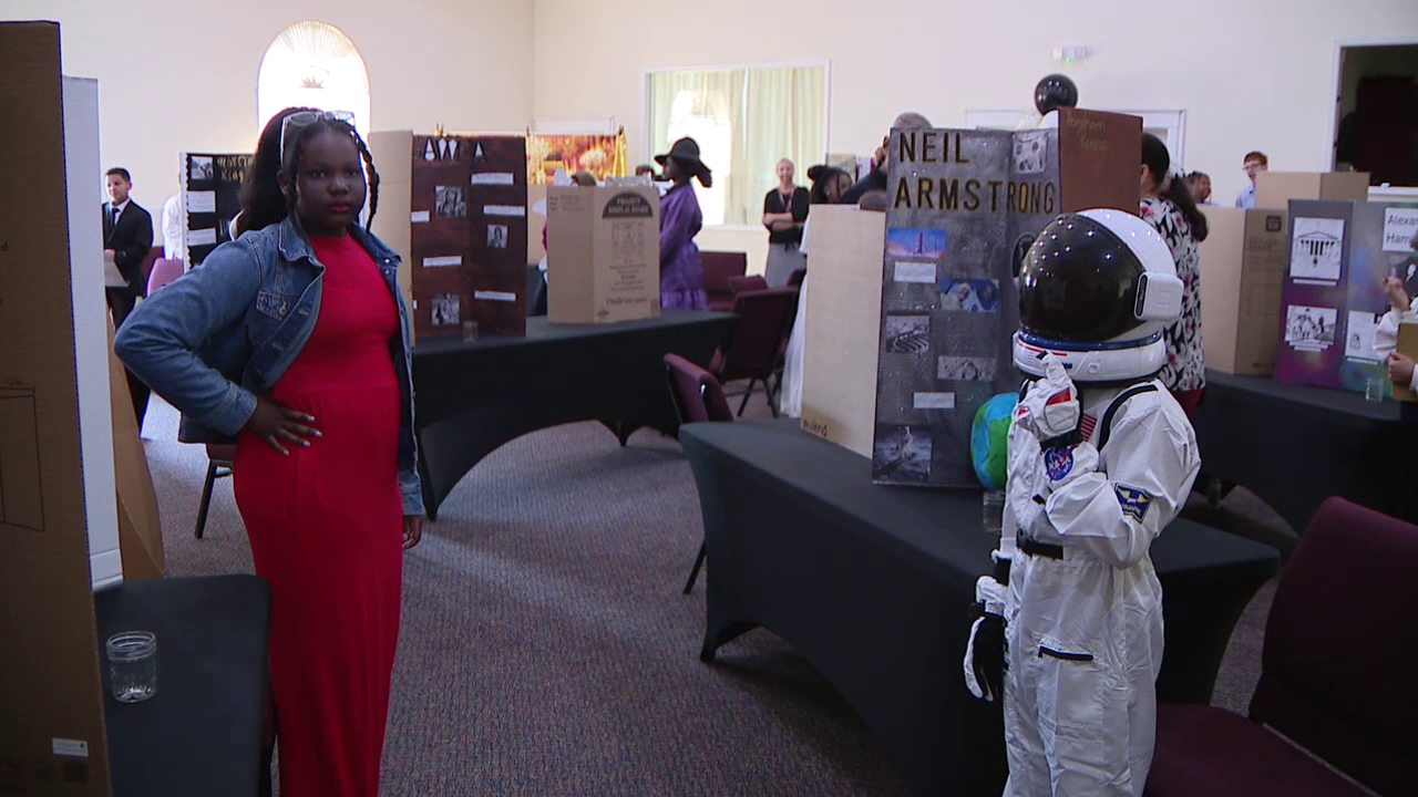 'Living wax museum' comes to life with Bay Area students portraying famous figures