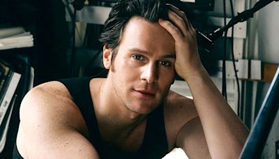 Jonathan Groff thought coming out would make fame 'impossible.' Here's why he did anyway