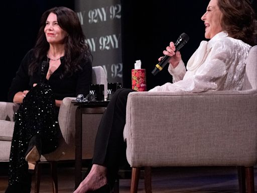 Gilmore Girls ’ Lauren Graham Surprises Kelly Bishop in Sweet Reunion