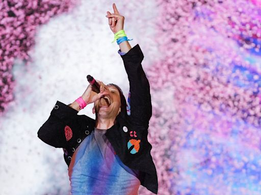 What time is Coldplay on stage at Glastonbury?