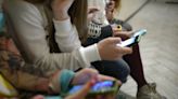 LA schools to consider banning student cellphone and social media use during school day