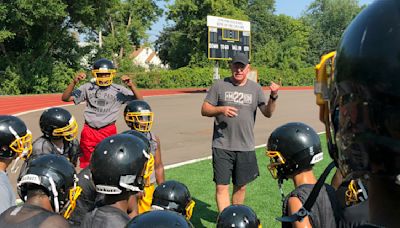 Tim Walz as football coach: A rambunctious, rah-rah joker