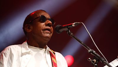 Regina Casé leva Jorge Ben Jor para celebração a São Jorge no centro do Rio