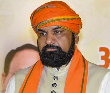 Will keep my turban at Lord Ram's feet: Nitish Kumar's deputy on his old vow