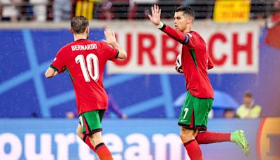 Com gol milagroso, Portugal vence República Tcheca de virada