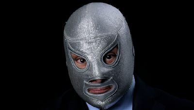 El Hijo del Santo denuncia robo en el Aeropuerto de Tijuana