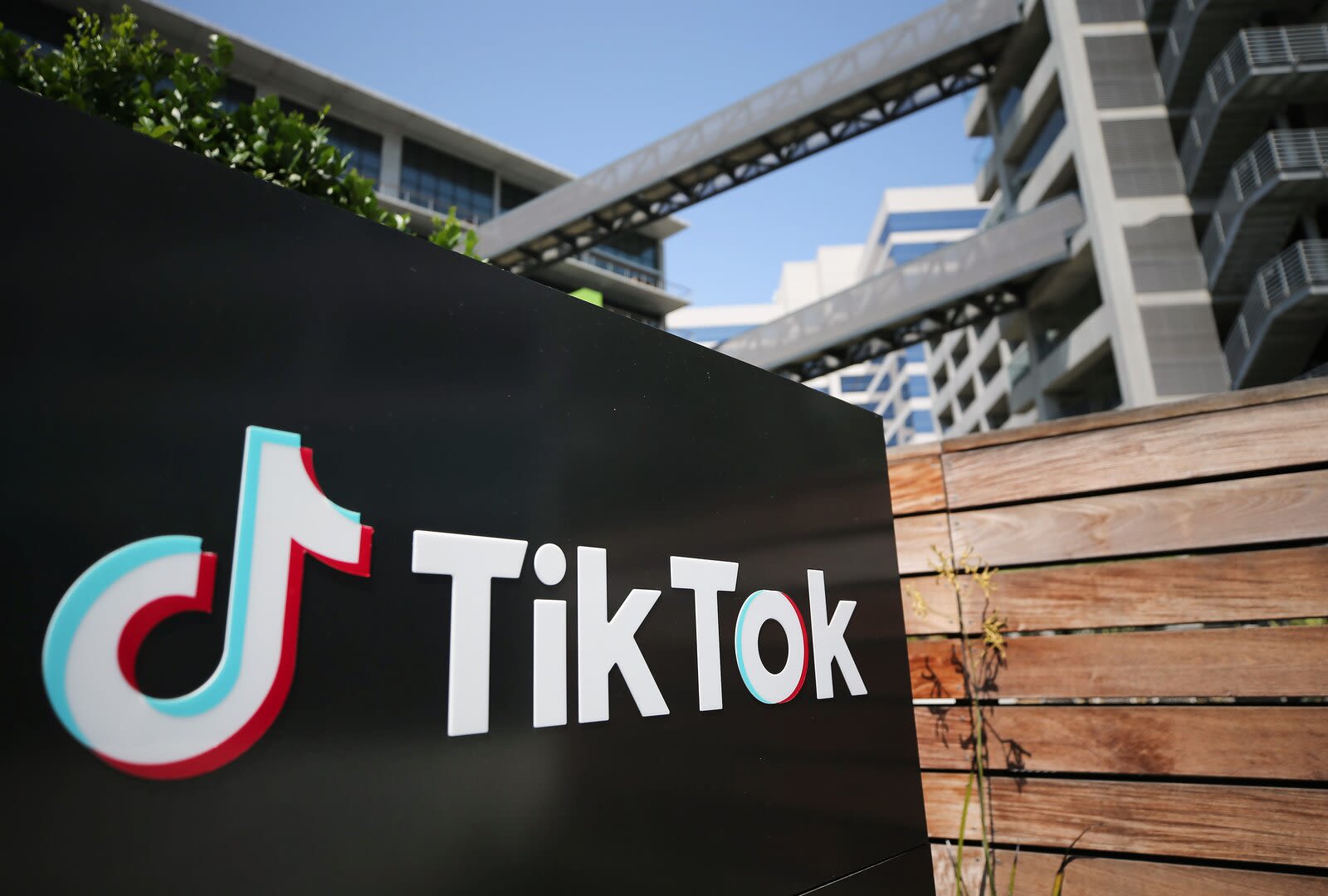 TikTok warning: Your account can be hacked just by opening a DM