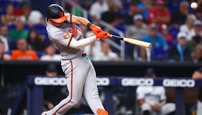 Orioles blow six-run lead in Miami but win in the tenth to avoid sweep