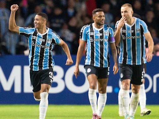 4-0. Gremio renace luego de las inundaciones, golea al líder y sueña con los octavos