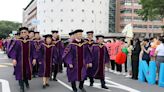 長庚大學訂製學位袍初登場 112學年畢業典禮「超有型」