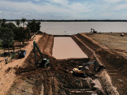 Cambodia looks to 'breathe' with controversial new canal