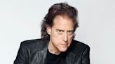 Richard Lewis, revered comic and ‘Curb Your Enthusiasm’ star, dies at 76