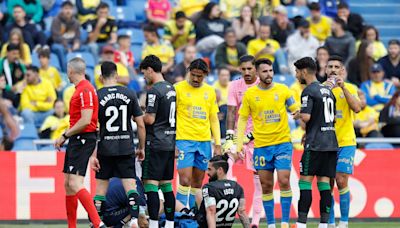 Las Palmas y Betis juegan el partido de los ausentes