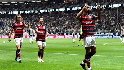 Flamengo supera o Atlético-MG em noite de 'olé' e continua soberano no topo do Brasileirão | GZH