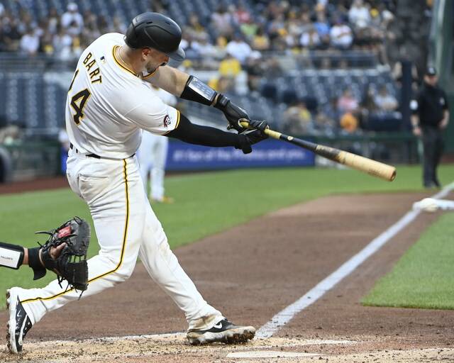 'He’s taking advantage of the opportunity': Joey Bart performing at, behind plate for Pirates