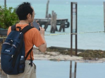 Huracán Beryl se va de largo y no tocará de nuevo a México, pero deja dos muertos