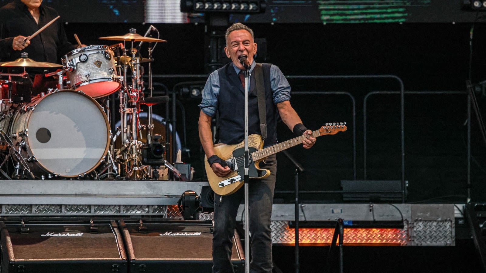 Bruce Springsteen promises fans 'we will be back' after postponing shows due to 'vocal issues'
