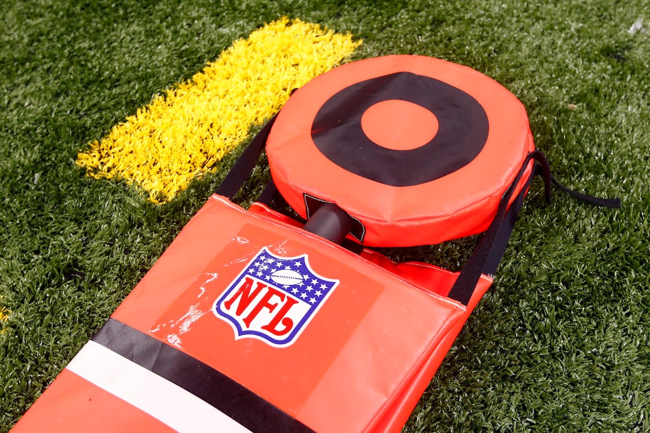 2 NFL games delayed due to medical incidents involving chain gang members