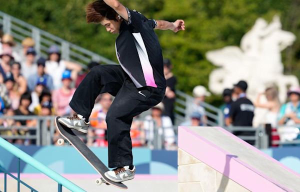 Gold medal winner in men's street skateboarding stuns crowd on final attempt