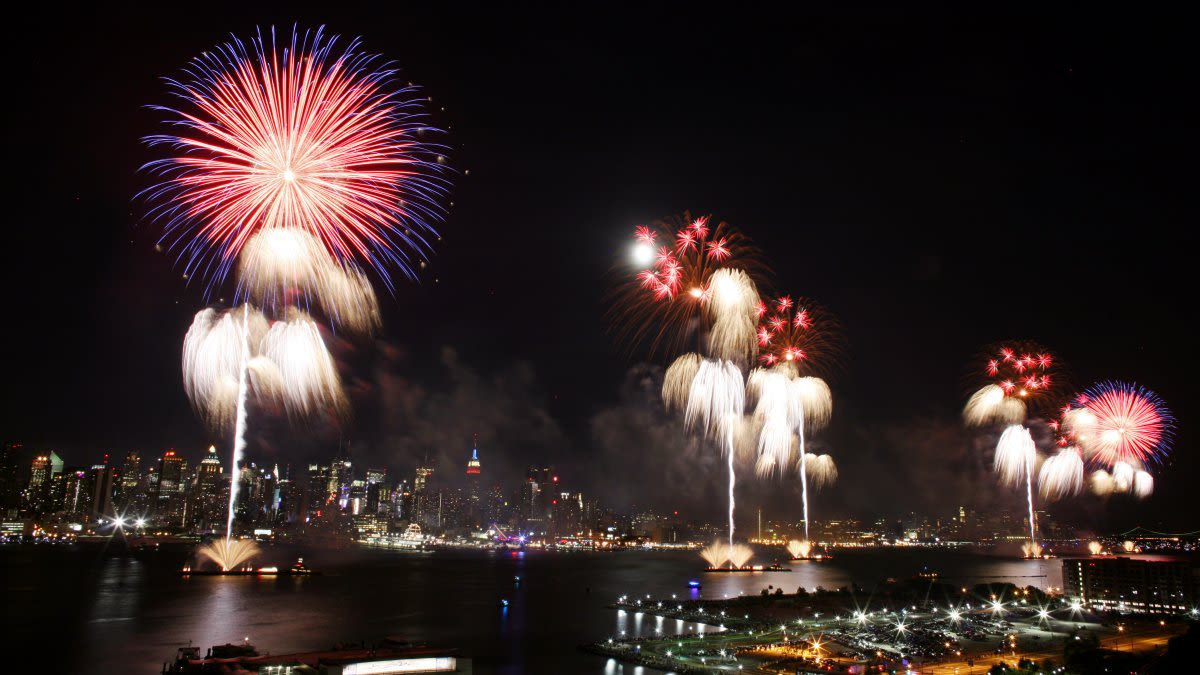 NYC to release 8,000 more free Macy's July 4 fireworks tickets after website crash