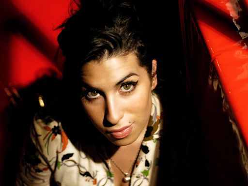 "An effortless command of musical time”: A music professor breaks down Amy Winehouse's Back to Black