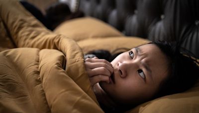 3歲女兒稱房內有怪物！爸媽找人破牆 才知一直與6萬個小生命同住