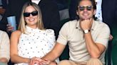 Margot Robbie presume su ‘baby bump’ en Wimbledon con un 'look' muy Barbie