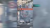 軍用卡車成"蒸汽火車"? 路上狂噴黑煙嚇壞後車