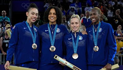 1 photo perfectly encapsulates Team USA's gritty bronze medal journey in women's 3x3 basketball