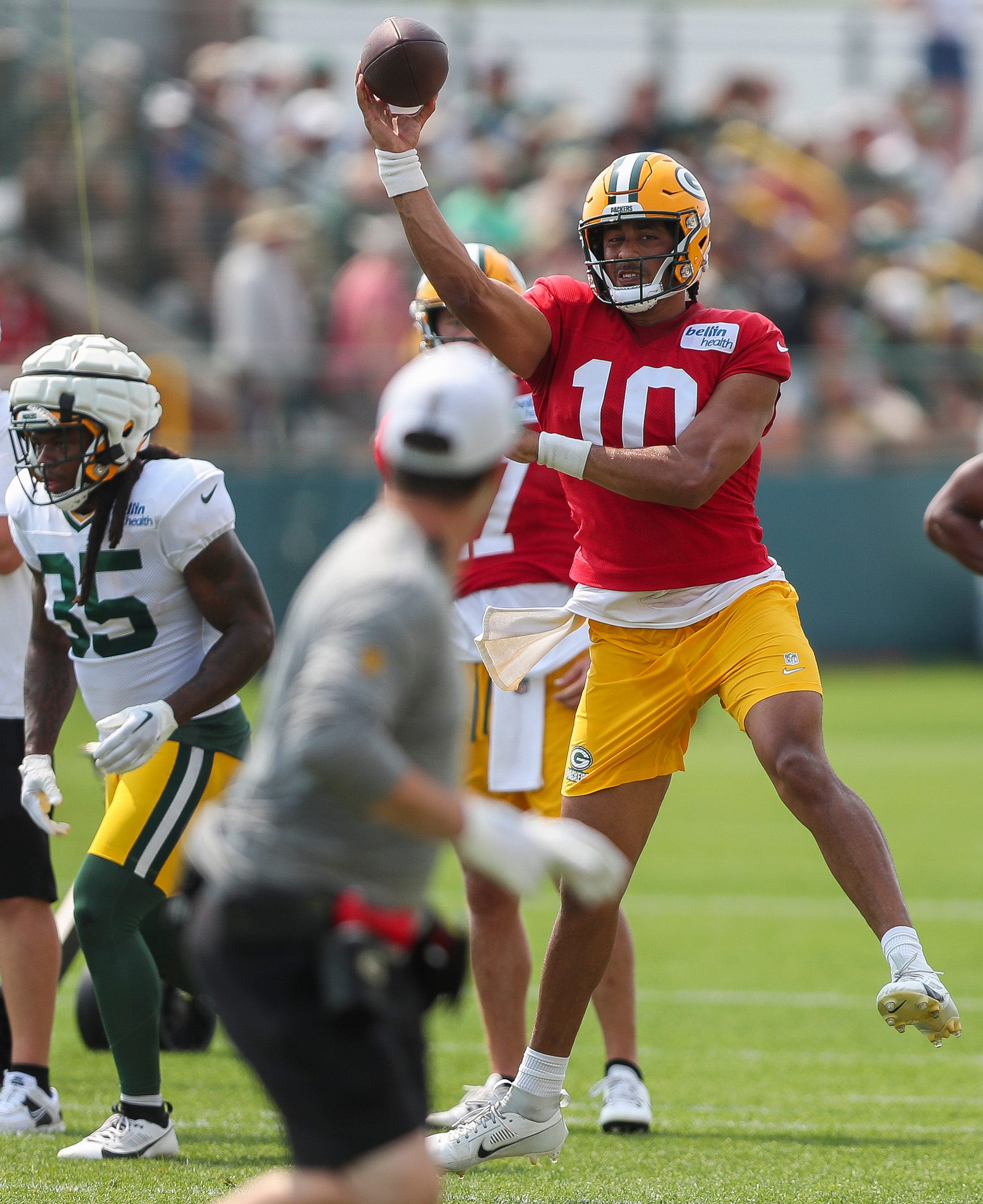 Packers training camp practice highlights; Anders Carlson, Greg Joseph battle wind, Jordan Love looks sharp, Josh Jacobs returns: Recap