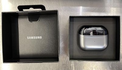 Samsung Galaxy Buds 3 leaked retail box, Galaxy Buds 3 Pro real-life images confirm stem design