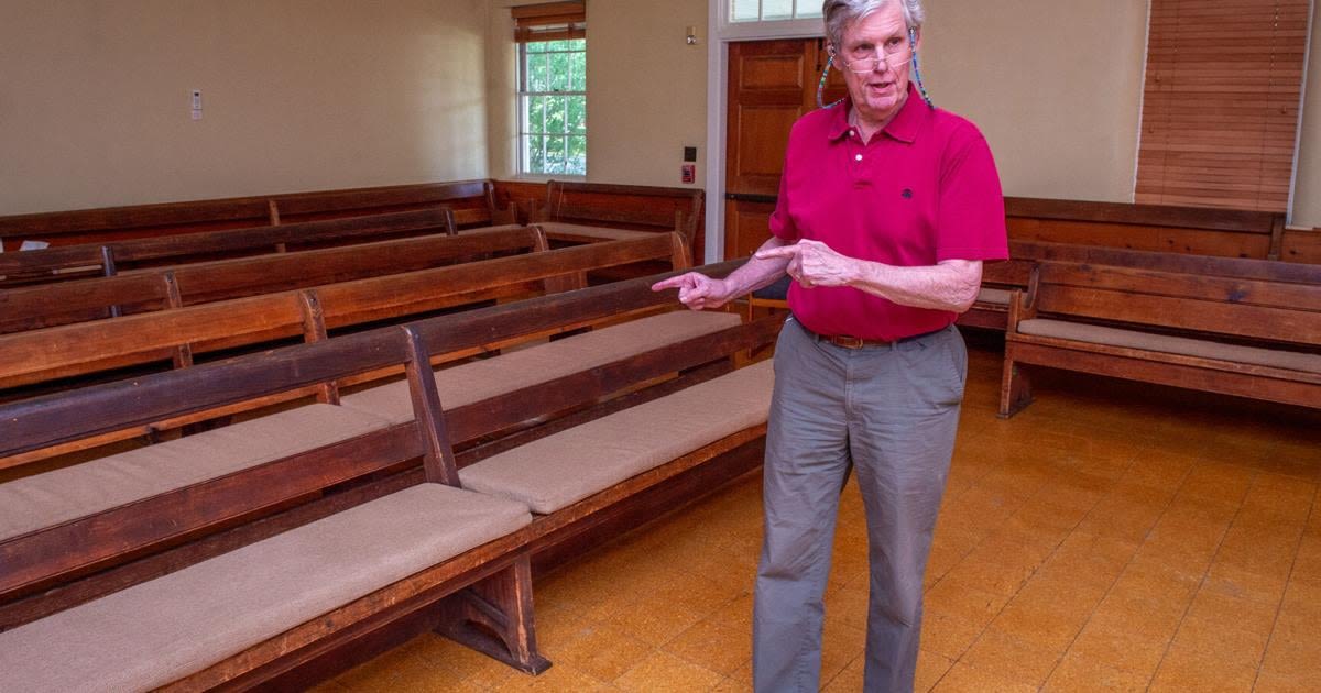 Study of Quaker benches reveals evolution of style [The Scribbler]