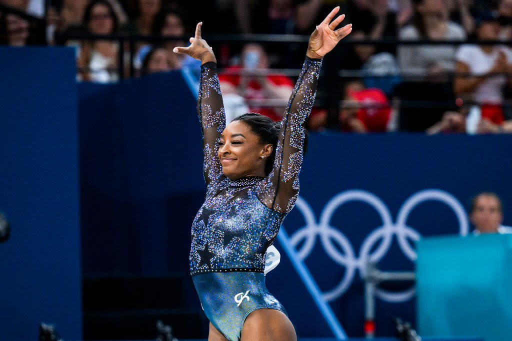 Simone Biles Leads Team USA And Posts Top Score In Gymnastics Qualifying Despite Calf Pain