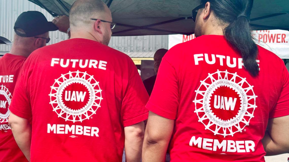 Employees at Alabama Mercedes plants vote 56% against union, slowing UAW effort in South