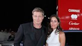 Brad Pitt debuta su amor en la alfombra con Inés de Ramón ¡mira el look de la española!