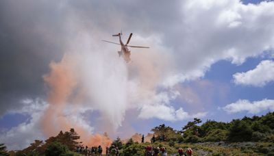 Grèce : un incendie au sud-est d’Athènes attisé par des vents violents