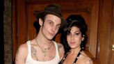 “Cargo esa cruz”: el marido de Amy Winehouse admitió que fue el culpable de la adicción de la cantante