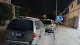 Camioneta se impacta con vehículo estacionado en Gómez Palacio