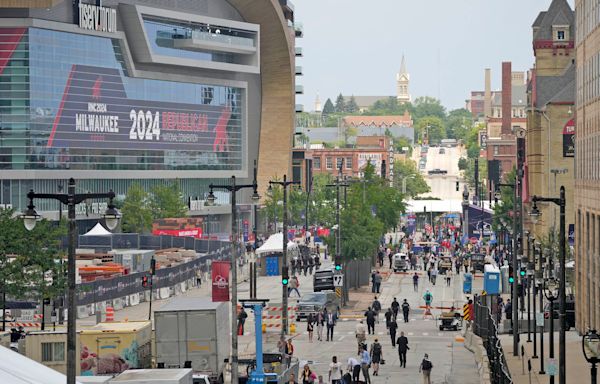 Five Ohio police shoot man dead outside RNC in Milwaukee, sources say