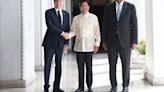 US agrees £389m military funding for Philippines defence forces