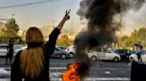 Irán difunde videos de incendio en prisión de Evin