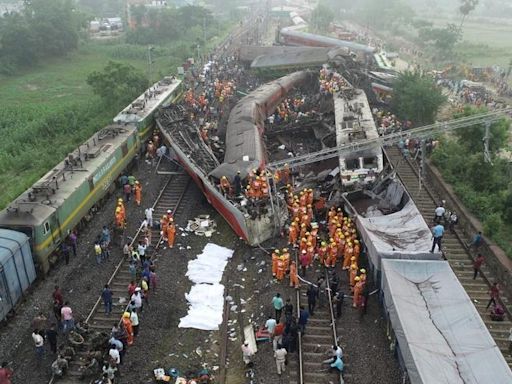 261 muertos y 900 heridos en uno de los accidentes de tren más graves de la última década en India
