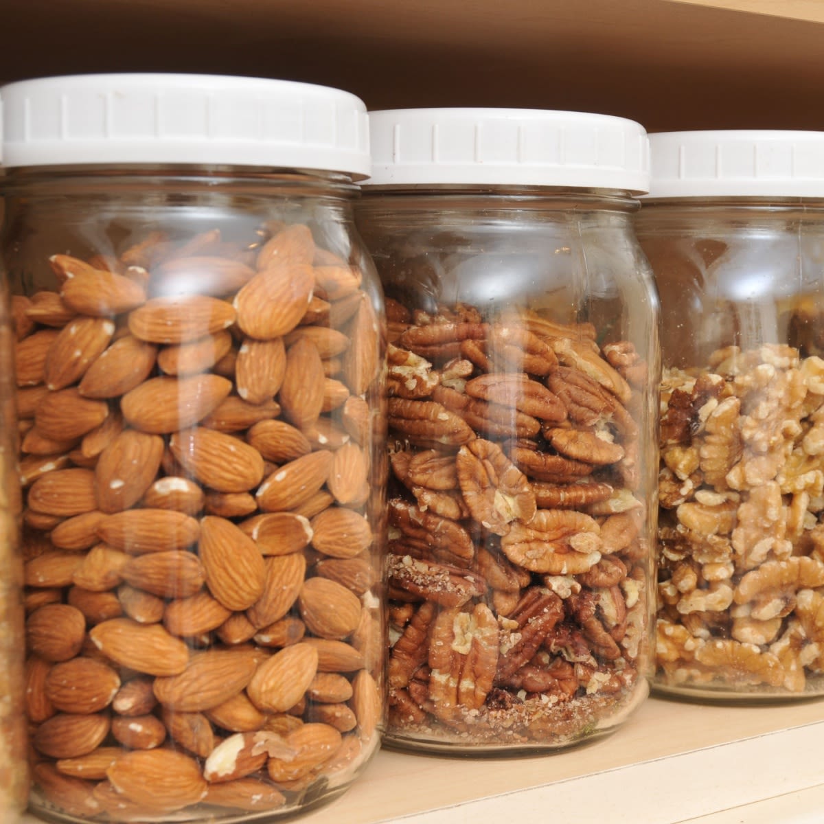 6 Healthy Nuts You Can Actually Lose Weight Eating—And They Stabilize Glucose: Cashews, Almonds, More