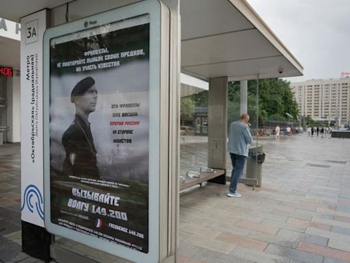 Guerre en Ukraine : « Têtes de mort », « affiches»... Les menaces se multiplient près de l’Ambassade de France en Russie