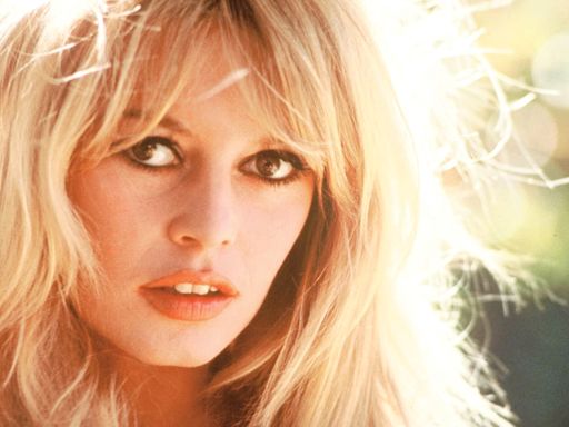 Brigitte Bardot: una mirada desafiante que alimentó fantasías, tuvo el mundo a sus pies y cumple hoy 90 años