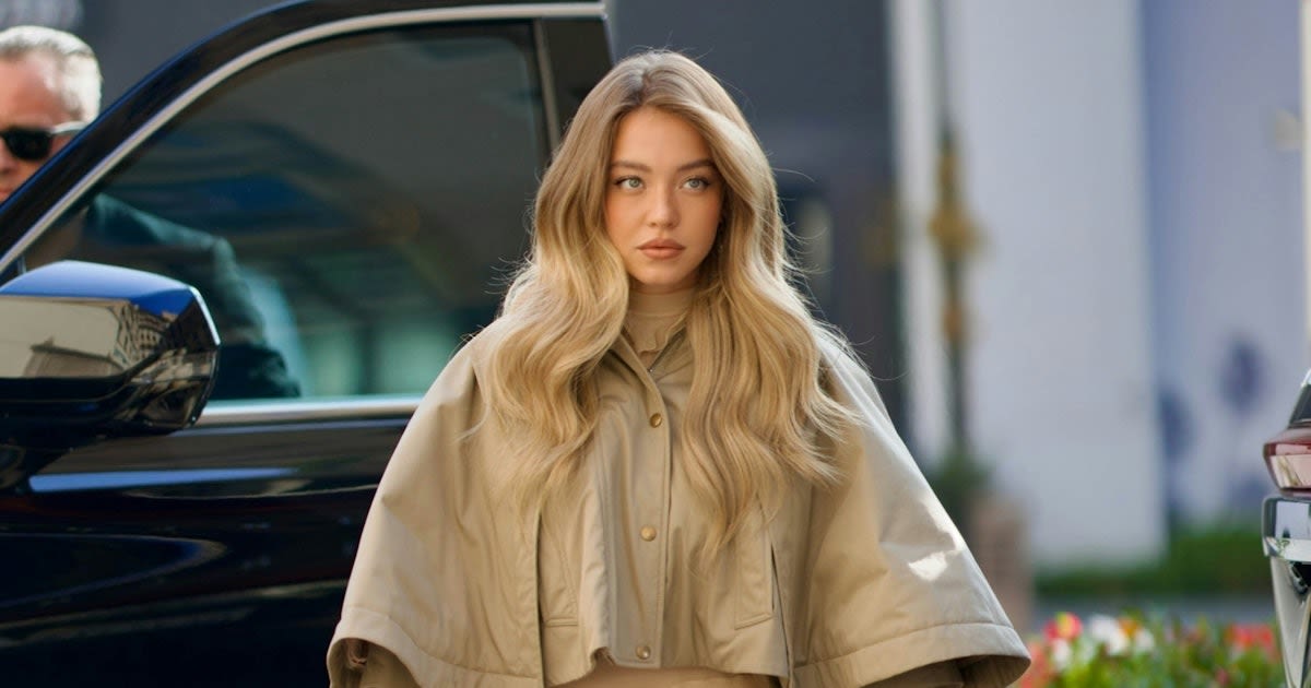 Sydney Sweeney Already Has The Perfect Boho Autumn Outfit