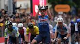 Tim Merlier se impone al sprint en la tercera etapa y Pogacar sigue de líder en el Giro