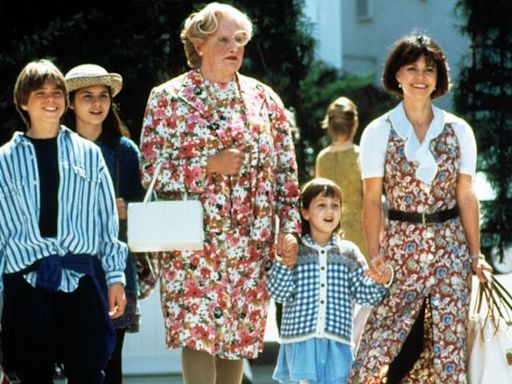 Robin Williams wrote letter to principal who kicked “Mrs. Doubtfire” child star out of school during filming