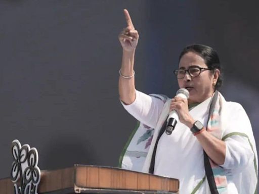 'Bring back Planning Commission': Mamata Banerjee calls for scrapping NITI Aayog